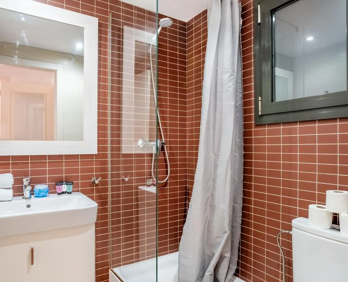 Pl Universitat Comfortable 3Bd With Private Patio Barcelona Lejlighed